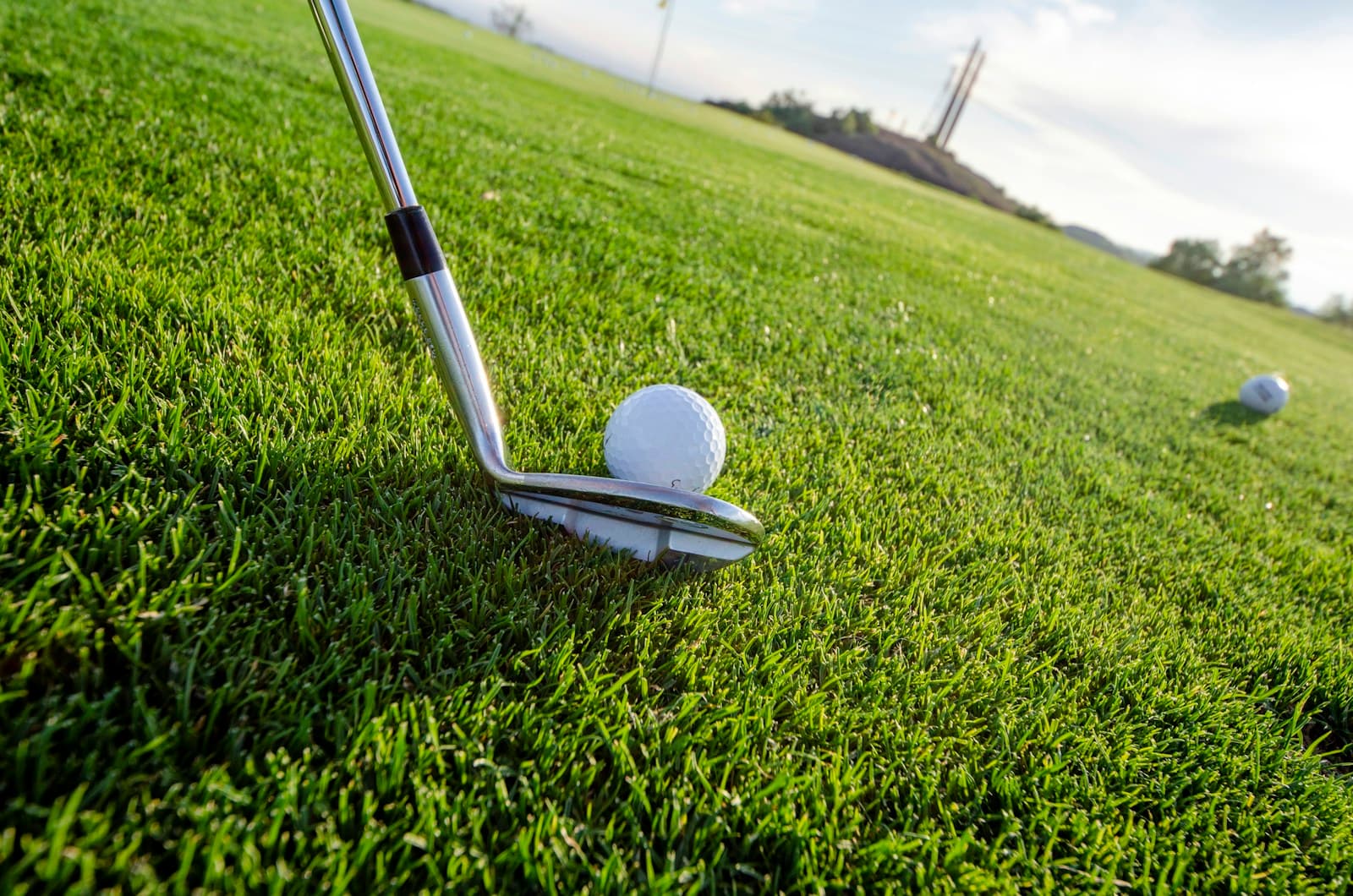 GolfZon simulator in action